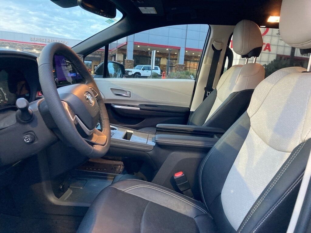 2025 Toyota Sienna Limited San Antonio TX