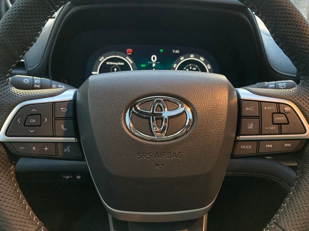 2025 Toyota Sienna Limited San Antonio TX