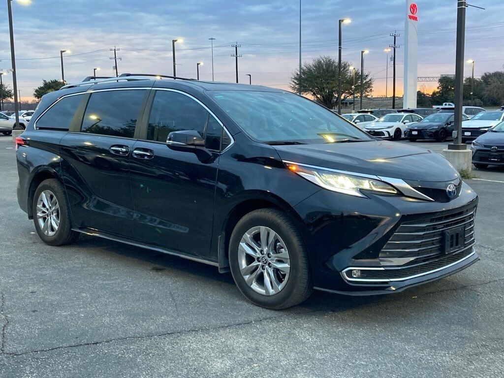 2025 Toyota Sienna Limited