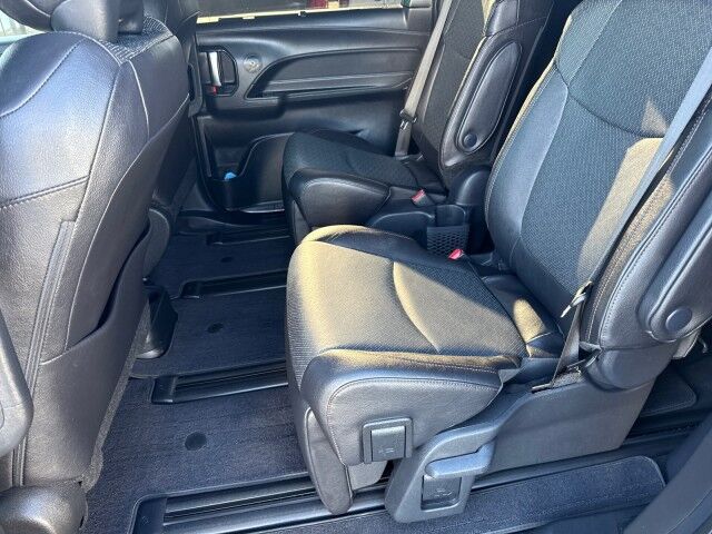 2025 Toyota Sienna Limited Yuma AZ
