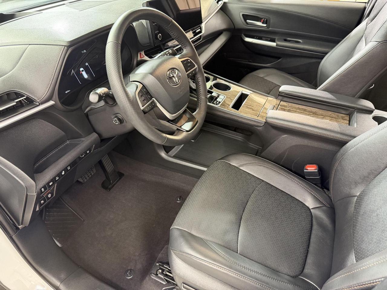 2025 Toyota Sienna Platinum 7-Passenger Annapolis MD