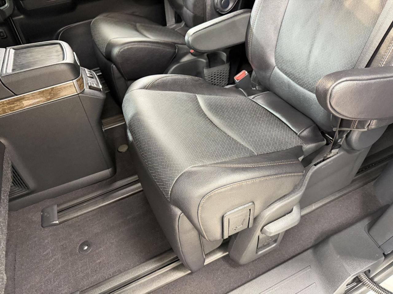 2025 Toyota Sienna Platinum 7-Passenger Annapolis MD