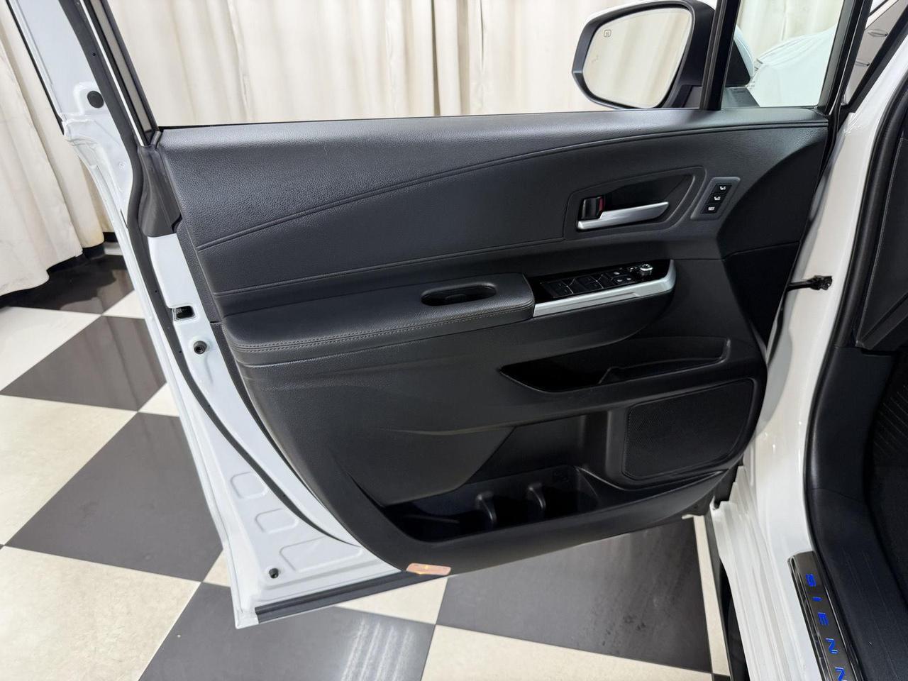 2025 Toyota Sienna Platinum 7-Passenger Annapolis MD