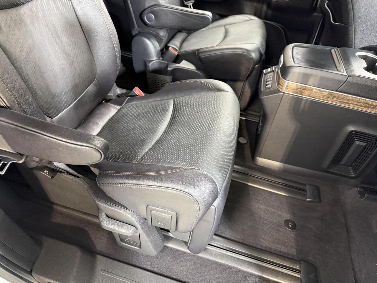 2025 Toyota Sienna Platinum 7-Passenger Annapolis MD