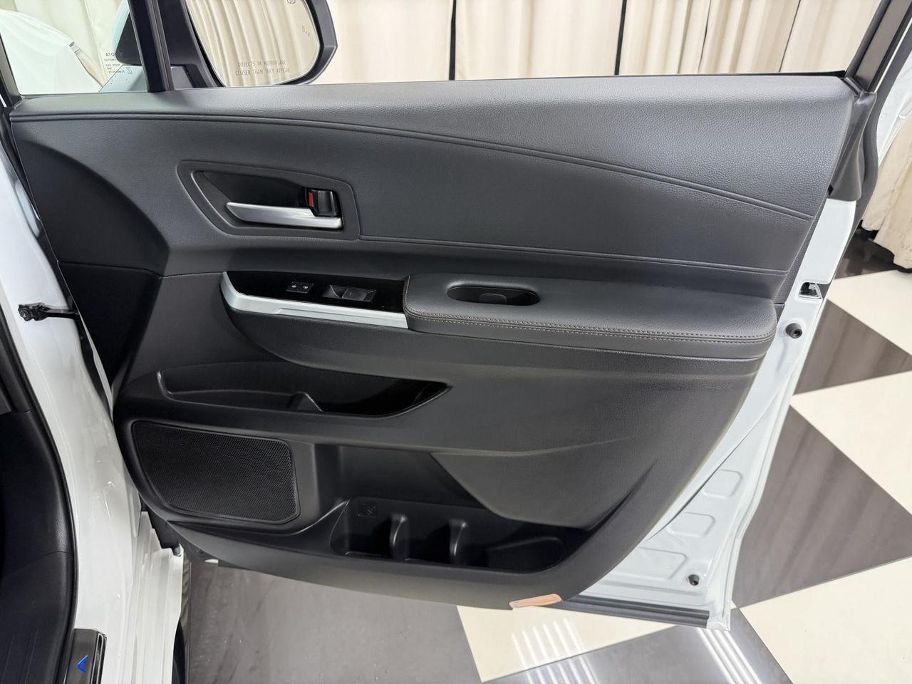 2025 Toyota Sienna Platinum 7-Passenger Annapolis MD