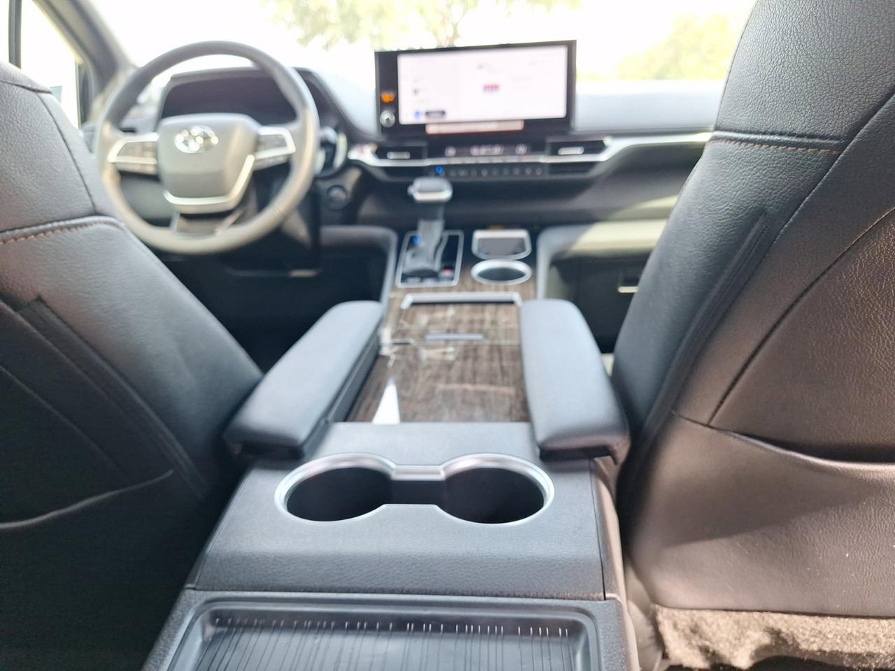 2025 Toyota Sienna Platinum Hurst TX