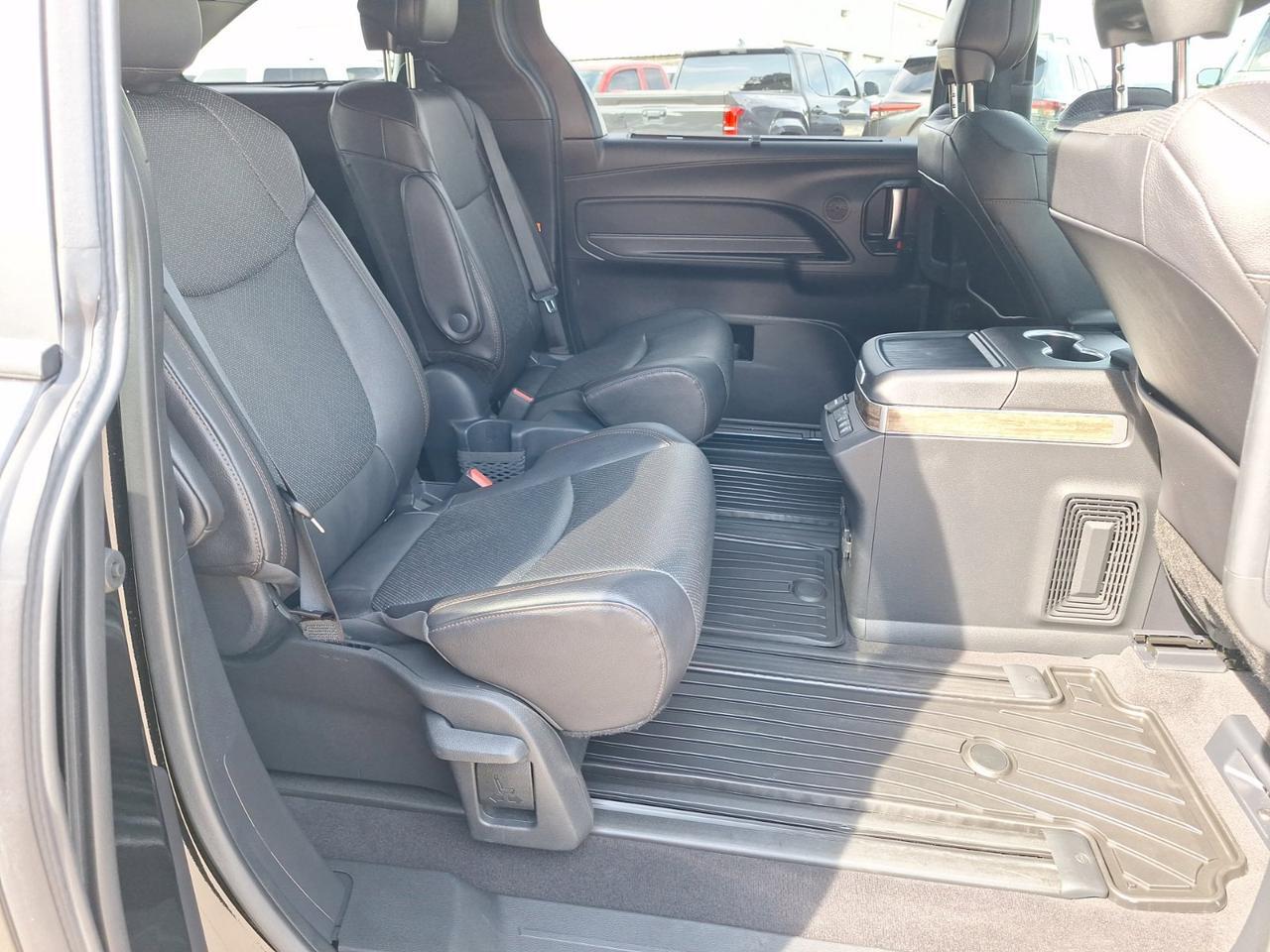 2025 Toyota Sienna Platinum Hurst TX