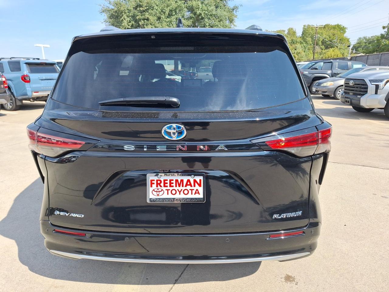 2025 Toyota Sienna Platinum Hurst TX