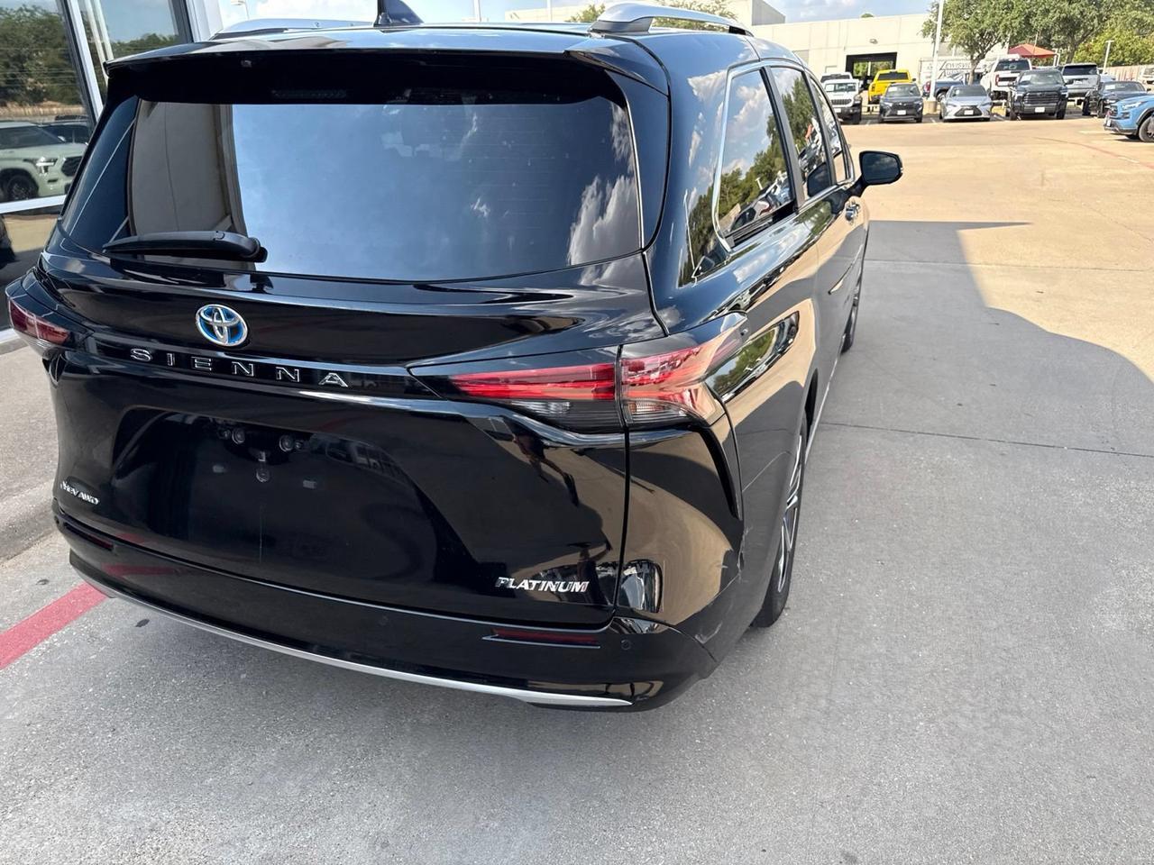 2025 Toyota Sienna Platinum Hurst TX