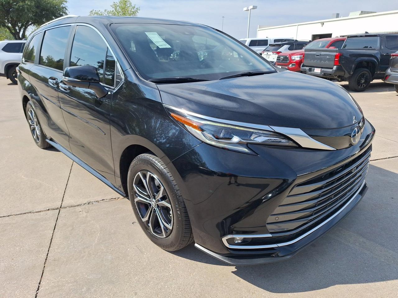 2025 Toyota Sienna Platinum Hurst TX