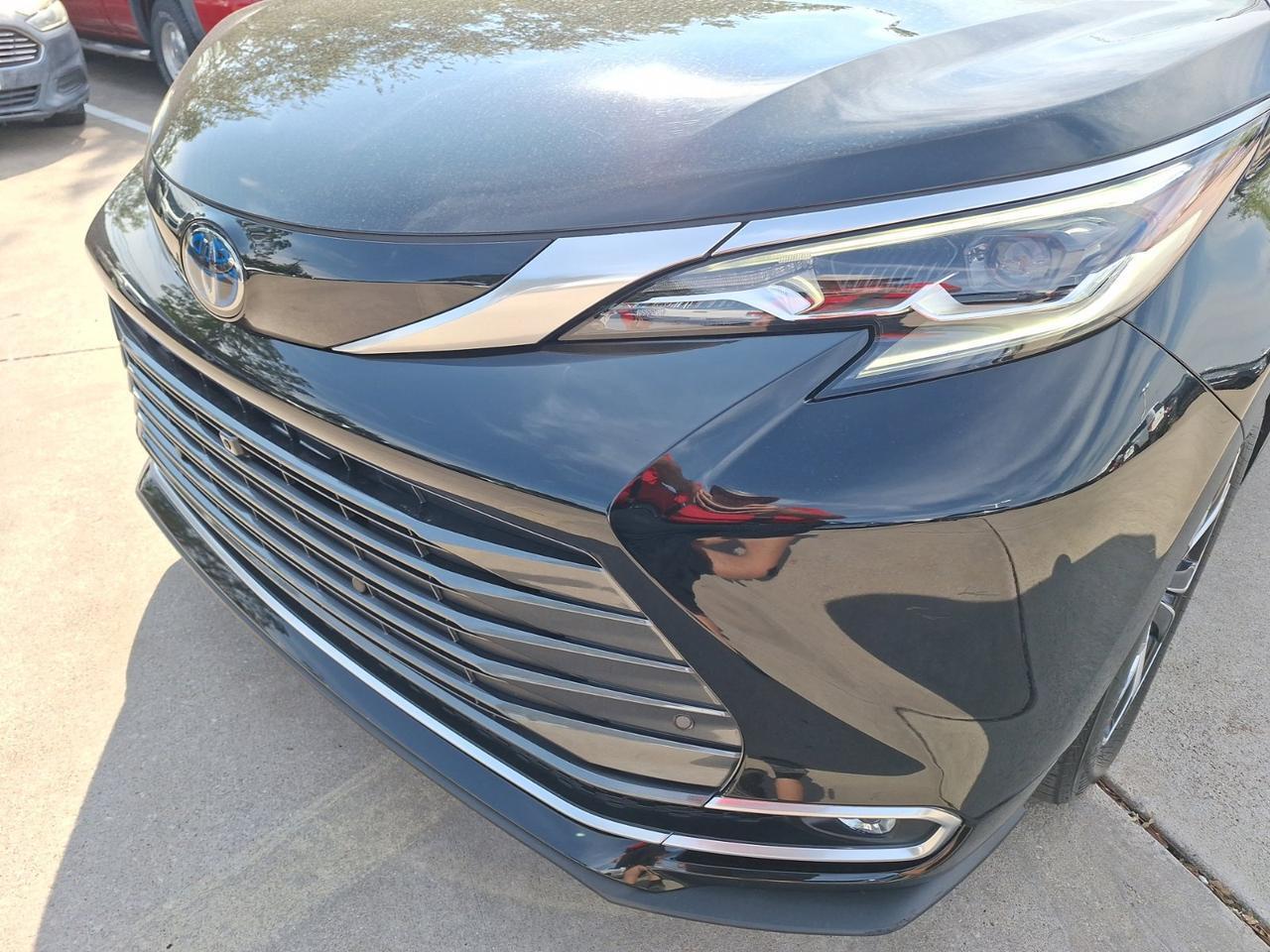 2025 Toyota Sienna Platinum Hurst TX