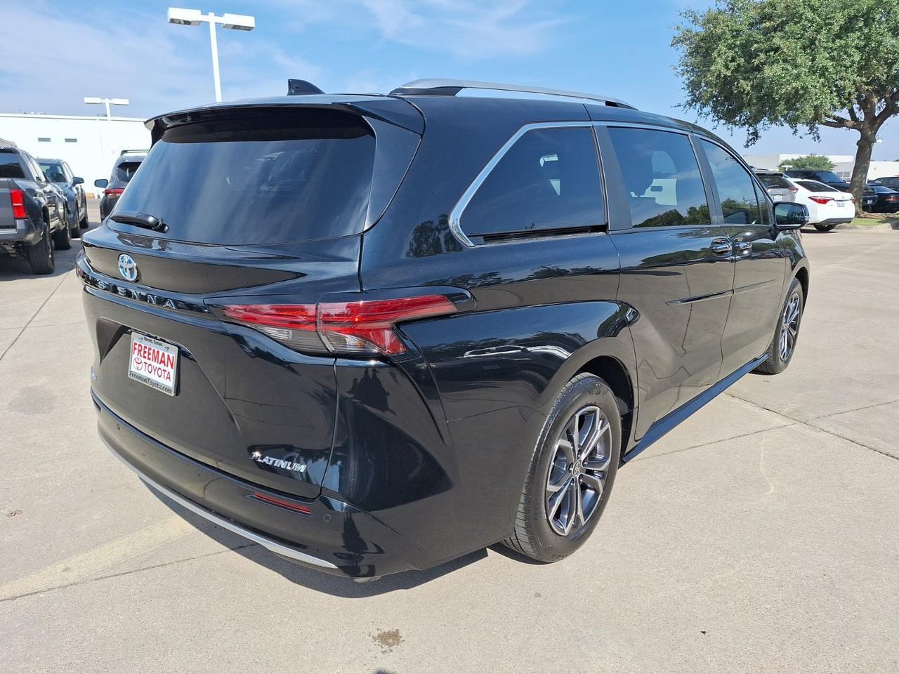 2025 Toyota Sienna Platinum Hurst TX