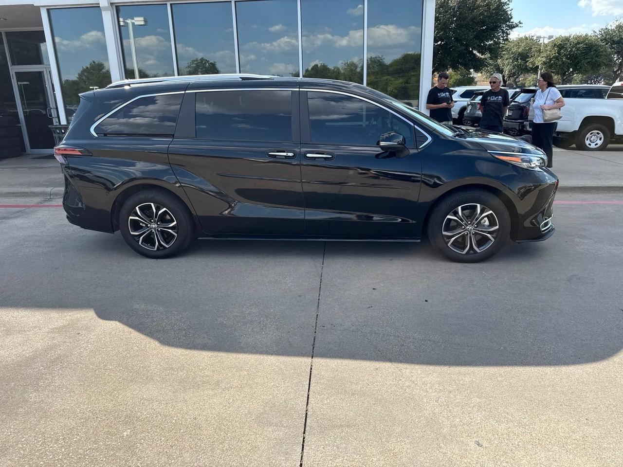 2025 Toyota Sienna Platinum Hurst TX