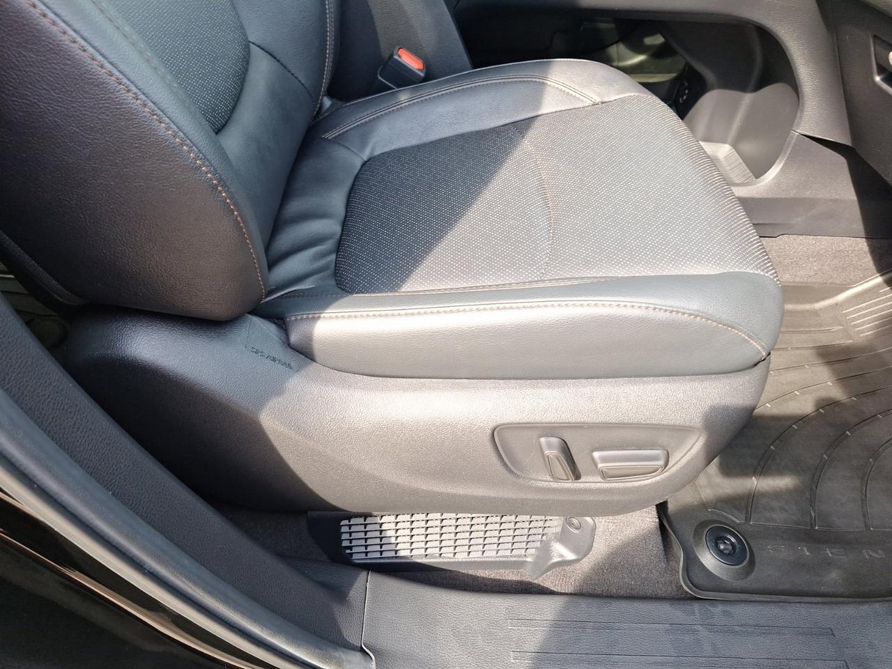 2025 Toyota Sienna Platinum Hurst TX