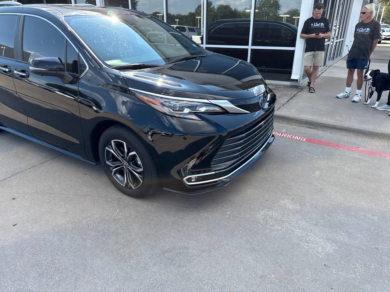 2025 Toyota Sienna Platinum Hurst TX