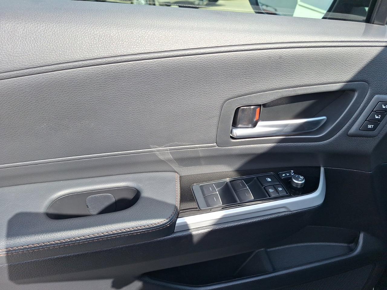 2025 Toyota Sienna Platinum Hurst TX