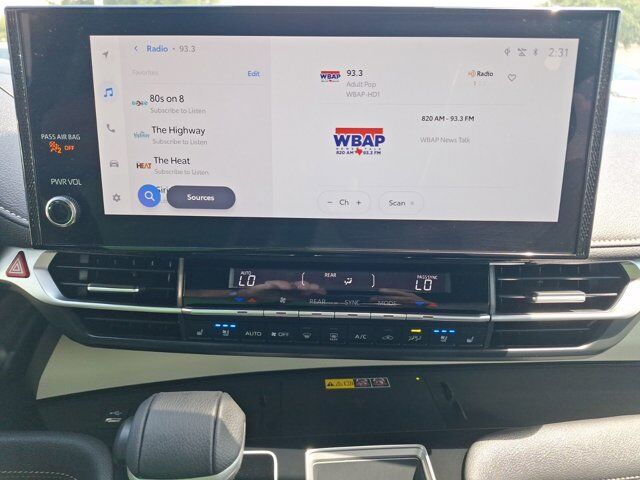 2025 Toyota Sienna Platinum Hurst TX