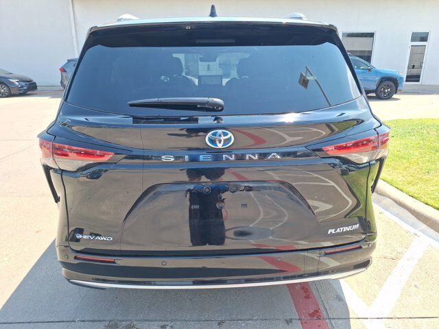 2025 Toyota Sienna Platinum Hurst TX