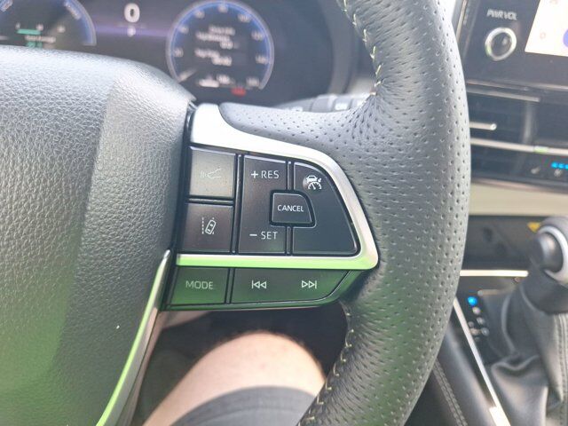 2025 Toyota Sienna Platinum Hurst TX