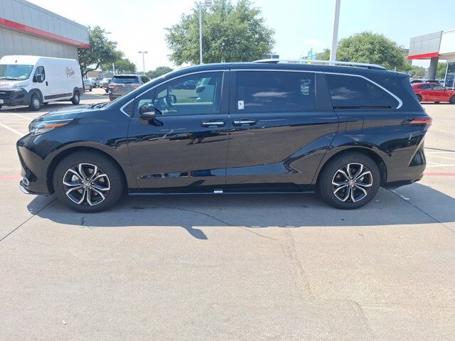 2025 Toyota Sienna Platinum Hurst TX
