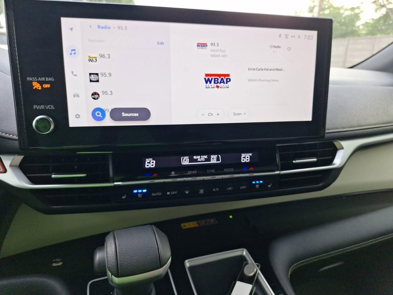 2025 Toyota Sienna Platinum Hurst TX