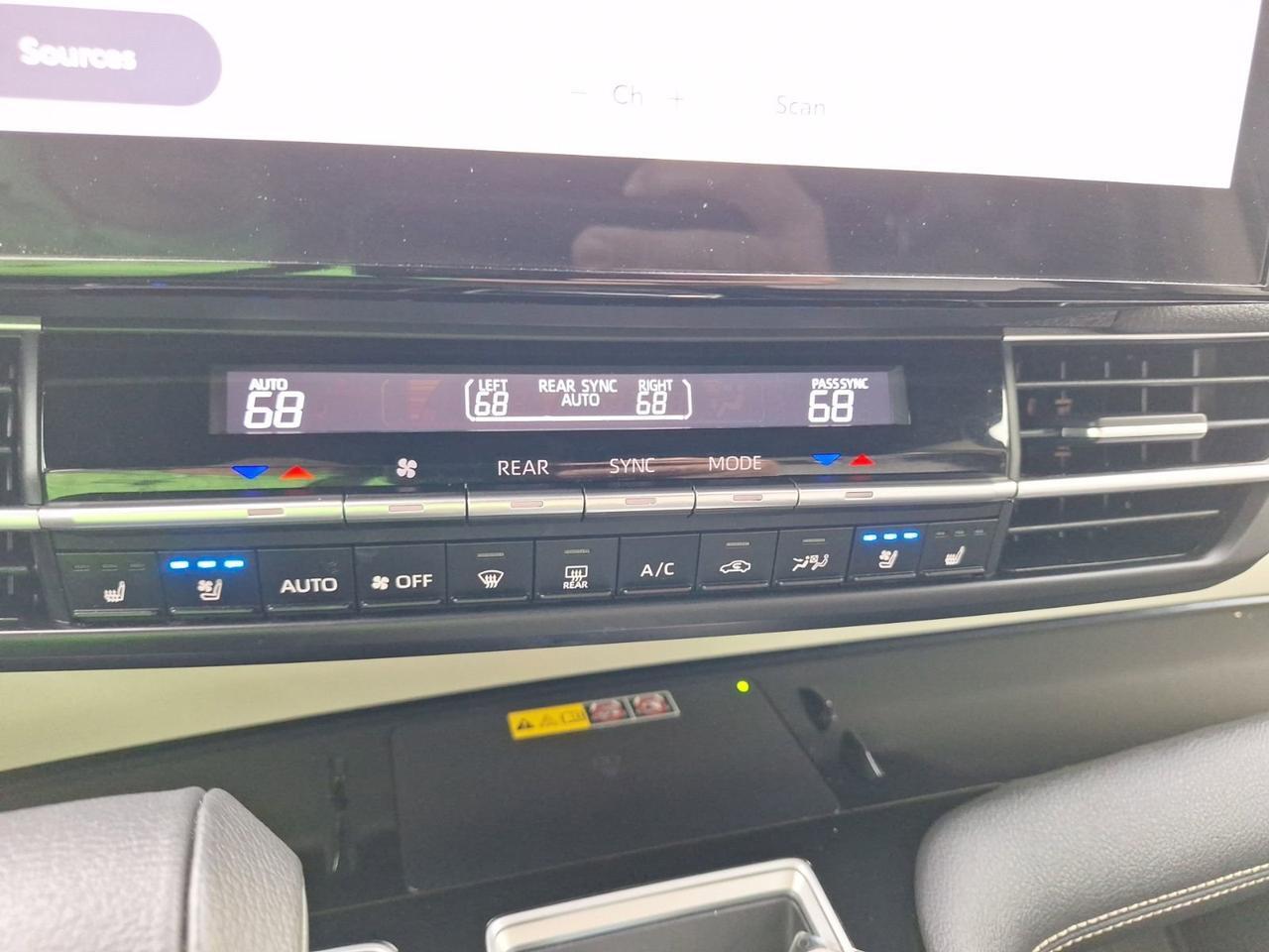2025 Toyota Sienna Platinum Hurst TX