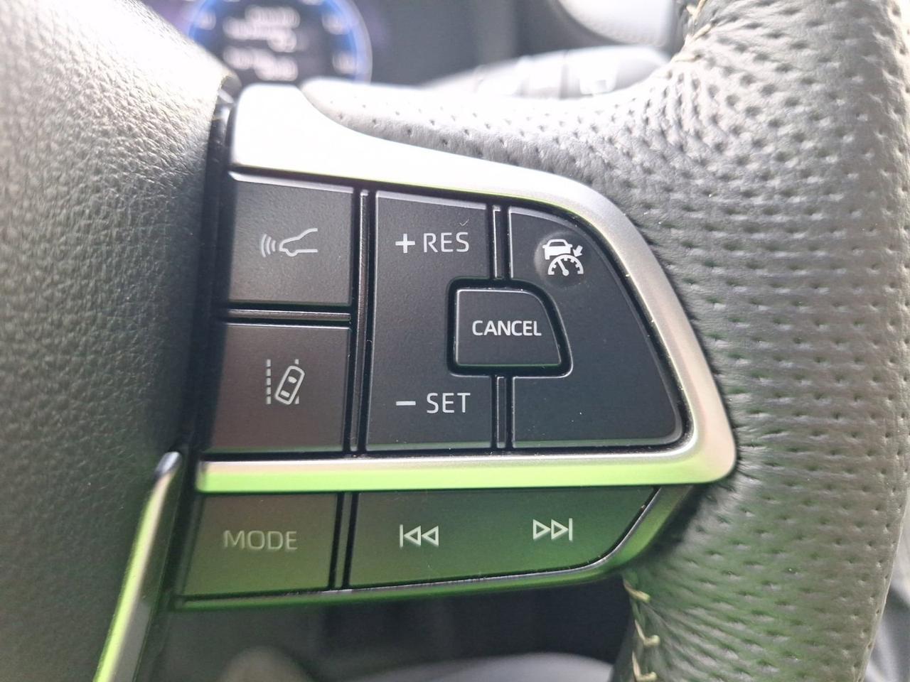 2025 Toyota Sienna Platinum Hurst TX