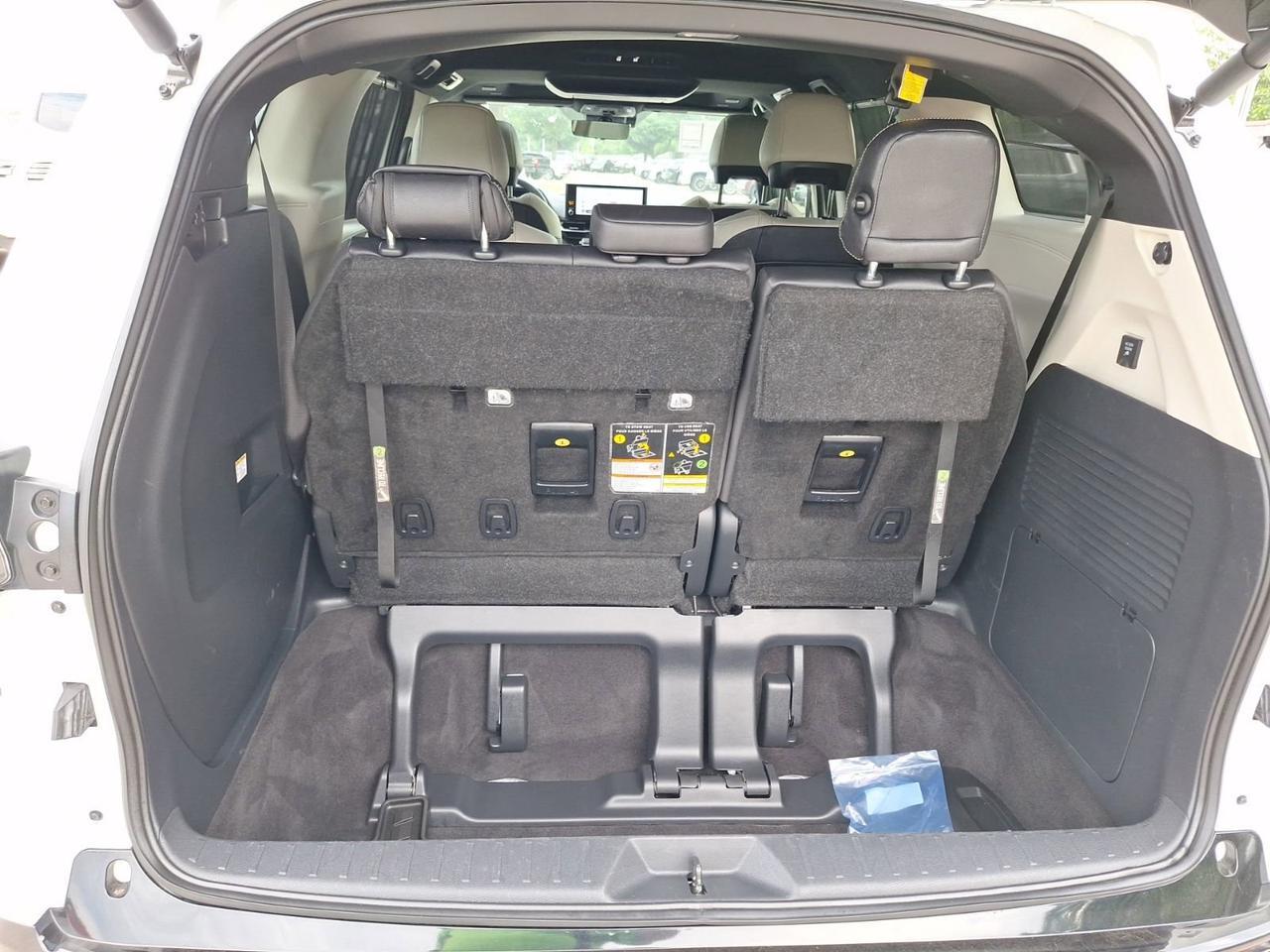 2025 Toyota Sienna Platinum Hurst TX