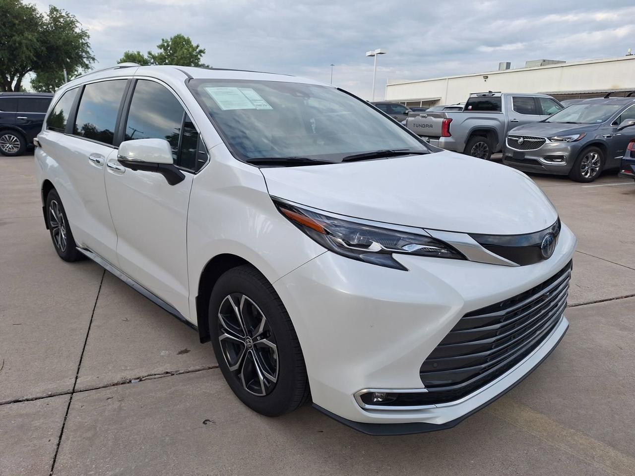 2025 Toyota Sienna Platinum Hurst TX