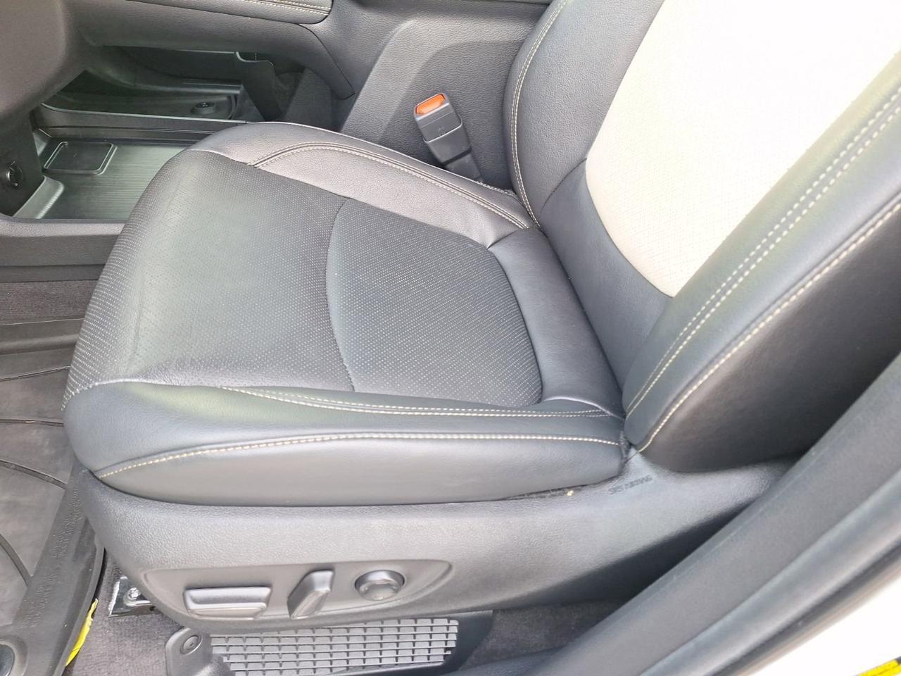 2025 Toyota Sienna Platinum Hurst TX
