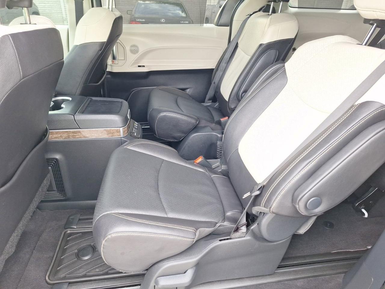 2025 Toyota Sienna Platinum Hurst TX