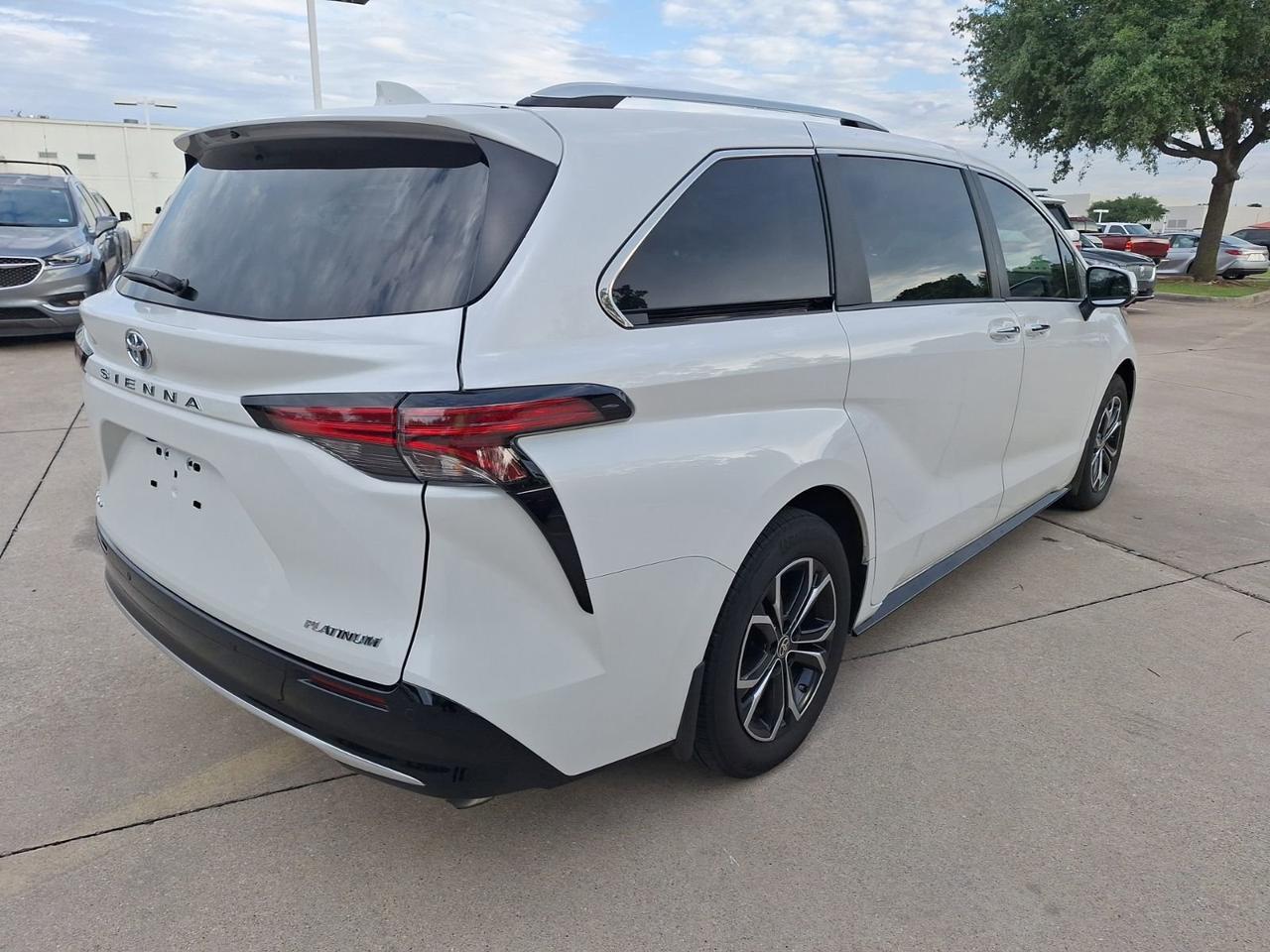 2025 Toyota Sienna Platinum Hurst TX