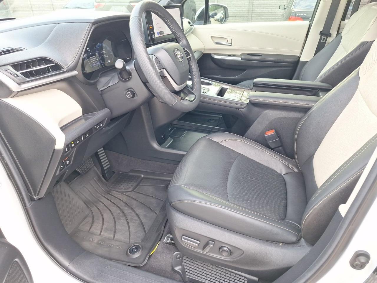 2025 Toyota Sienna Platinum Hurst TX