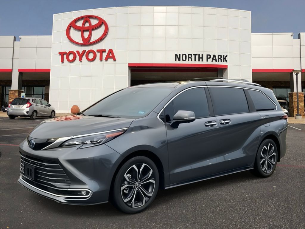 2025 Toyota Sienna Platinum