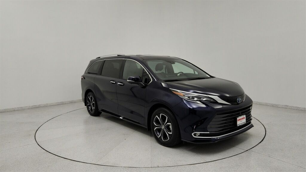 2025 Toyota Sienna Platinum