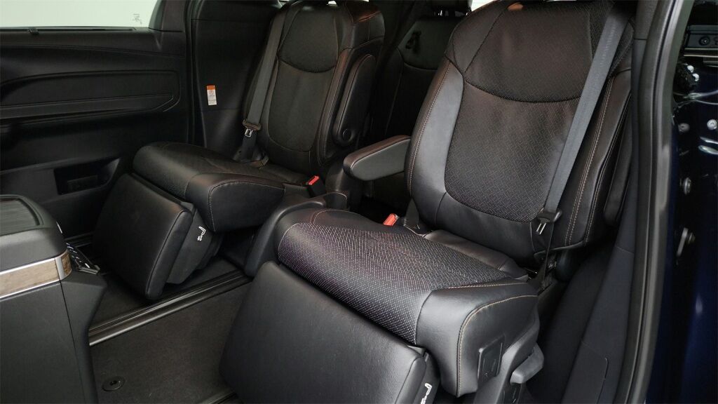 2025 Toyota Sienna Platinum Laurel MD