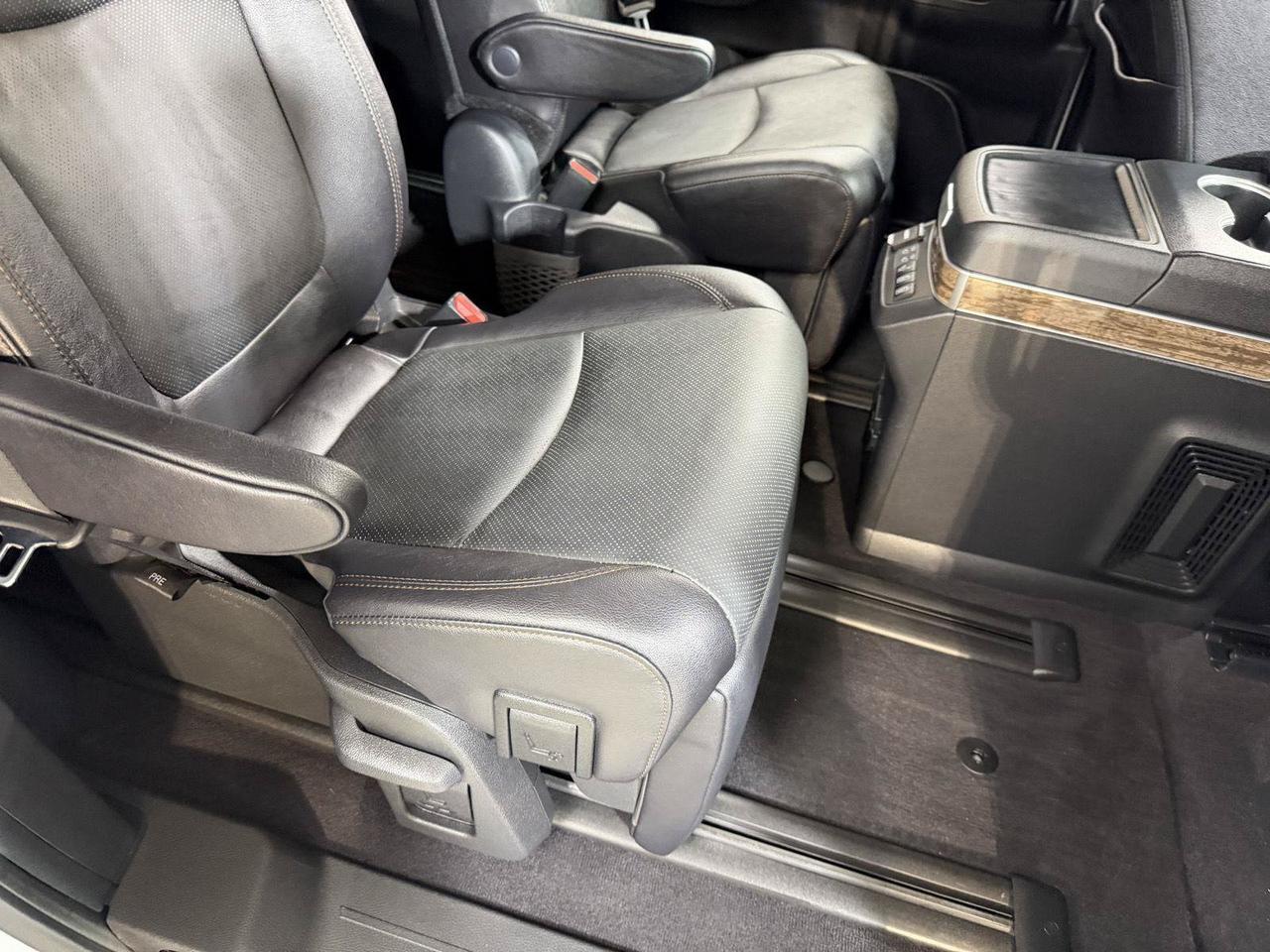 2025 Toyota Sienna Platinum Annapolis MD