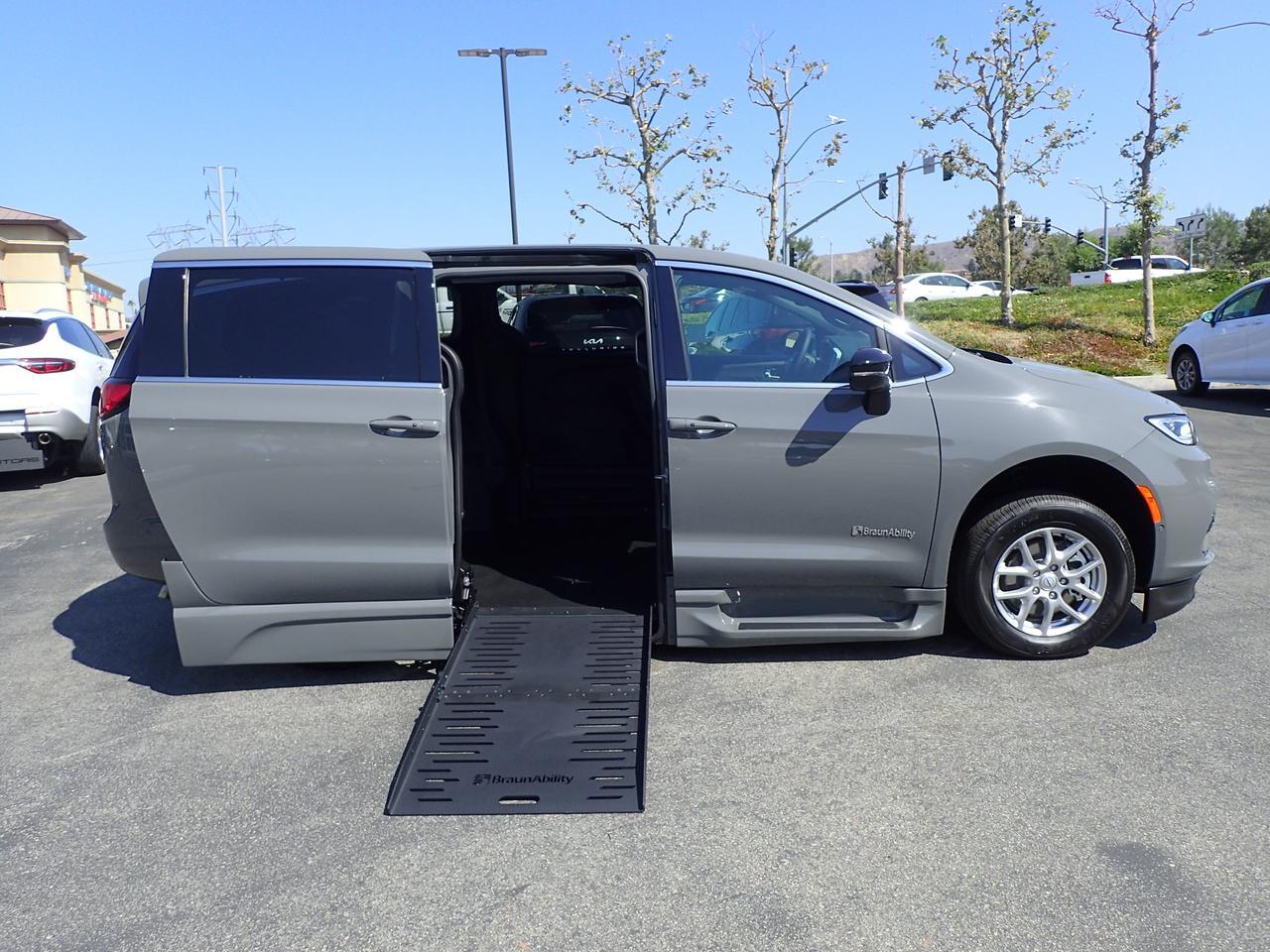 2025 Toyota Sienna Touring Plus Anaheim CA
