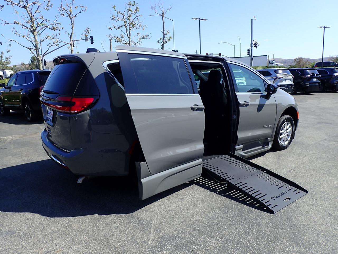 2025 Toyota Sienna Touring Plus Anaheim CA