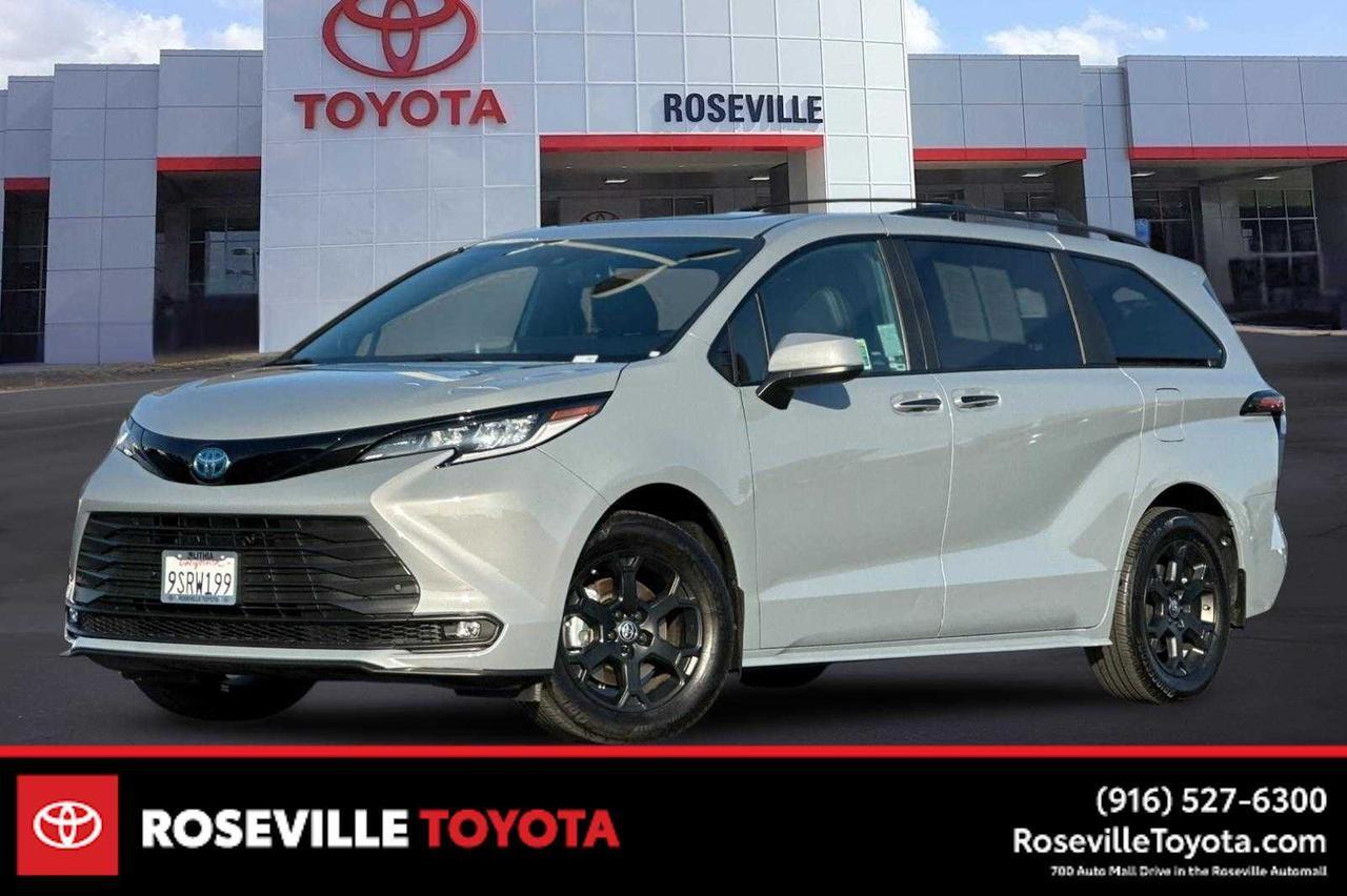 2025 Toyota Sienna Woodland Edition