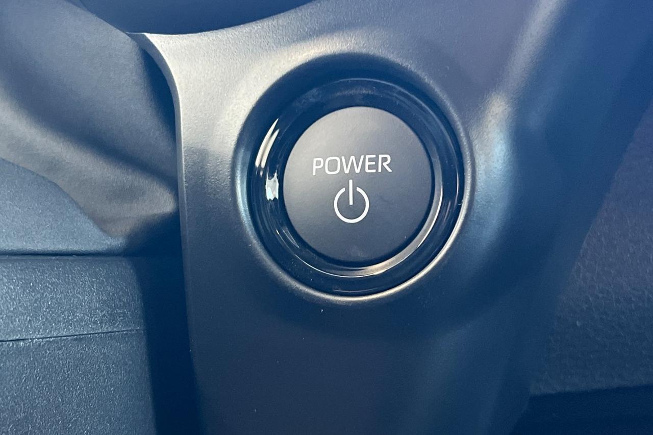 2025 Toyota Sienna Woodland Edition Ontario OR
