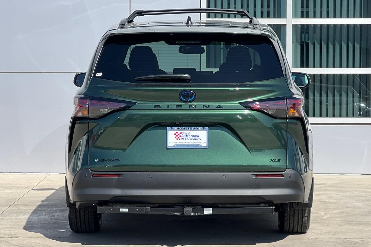 2025 Toyota Sienna Woodland Edition Ontario OR