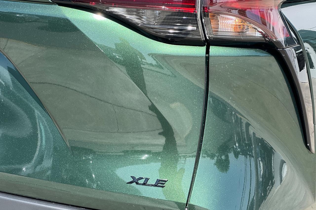 2025 Toyota Sienna Woodland Edition Ontario OR