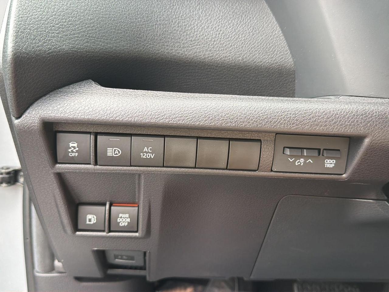 2025 Toyota Sienna Woodland Edition Gaithersburg MD