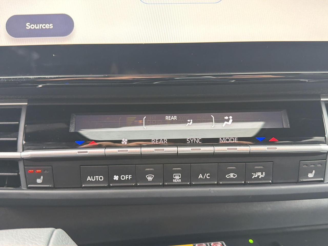 2025 Toyota Sienna Woodland Edition Gaithersburg MD