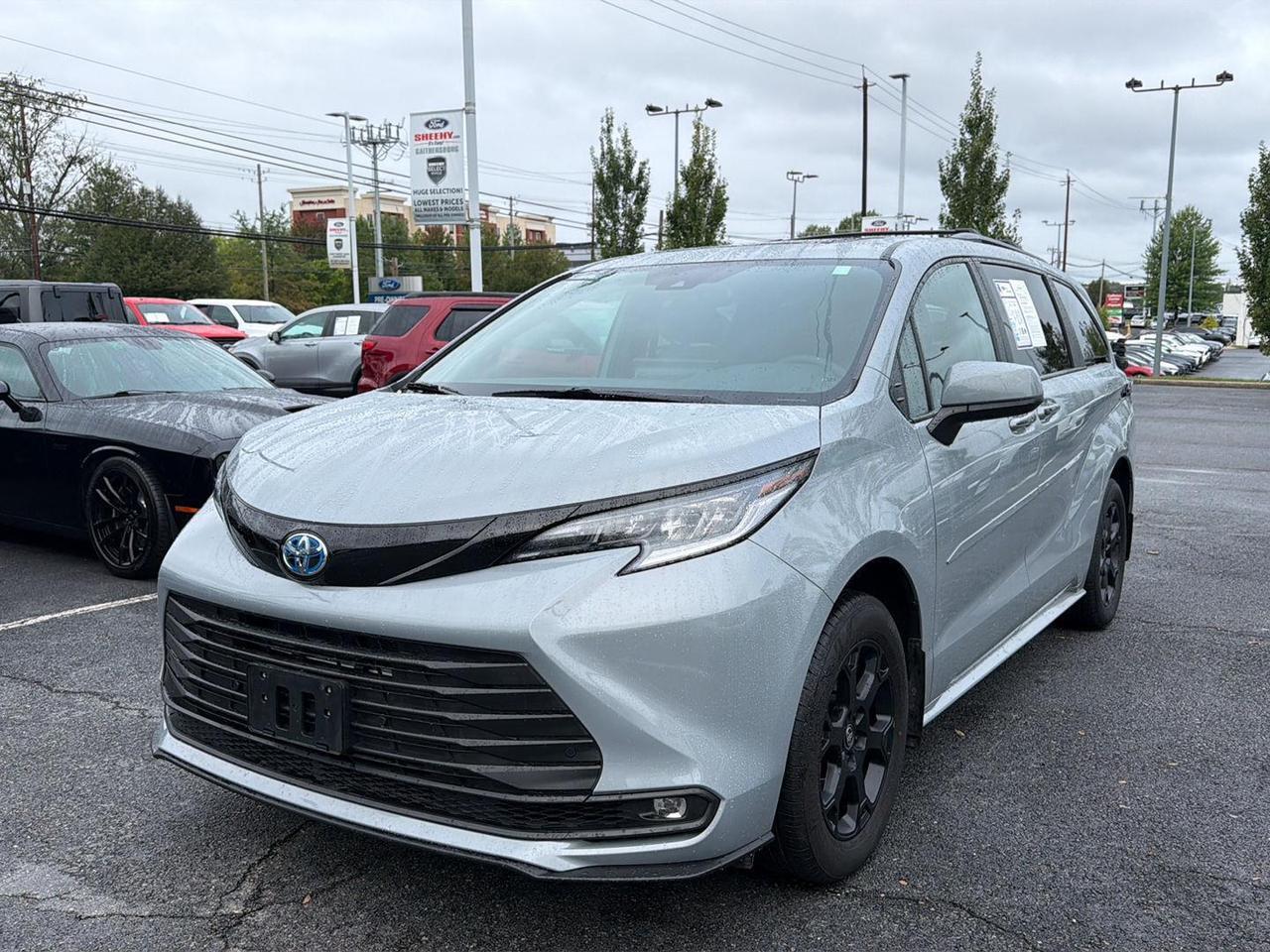 2025 Toyota Sienna Woodland Edition Gaithersburg MD
