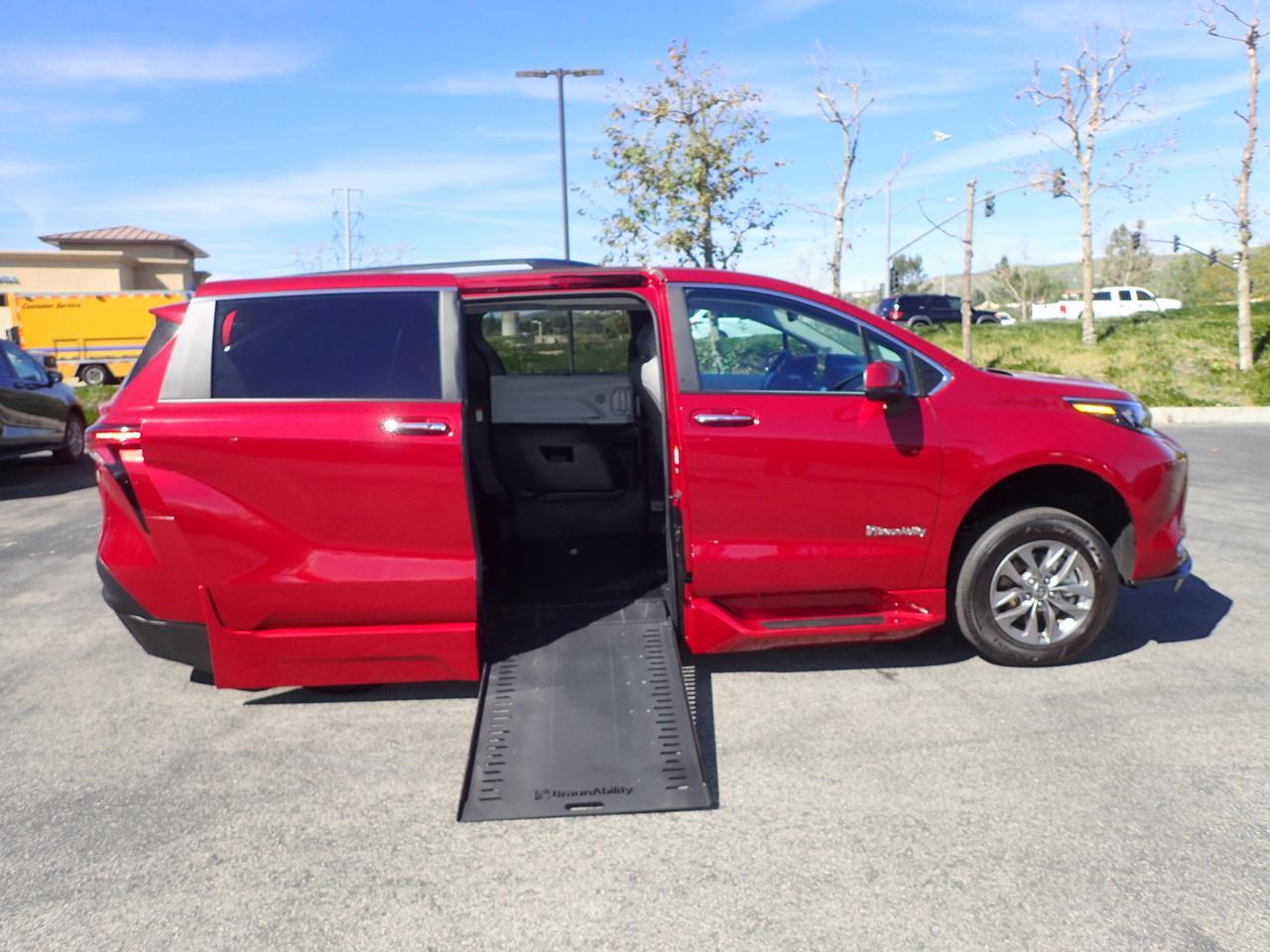 2025 Toyota Sienna XLE+ Anaheim CA