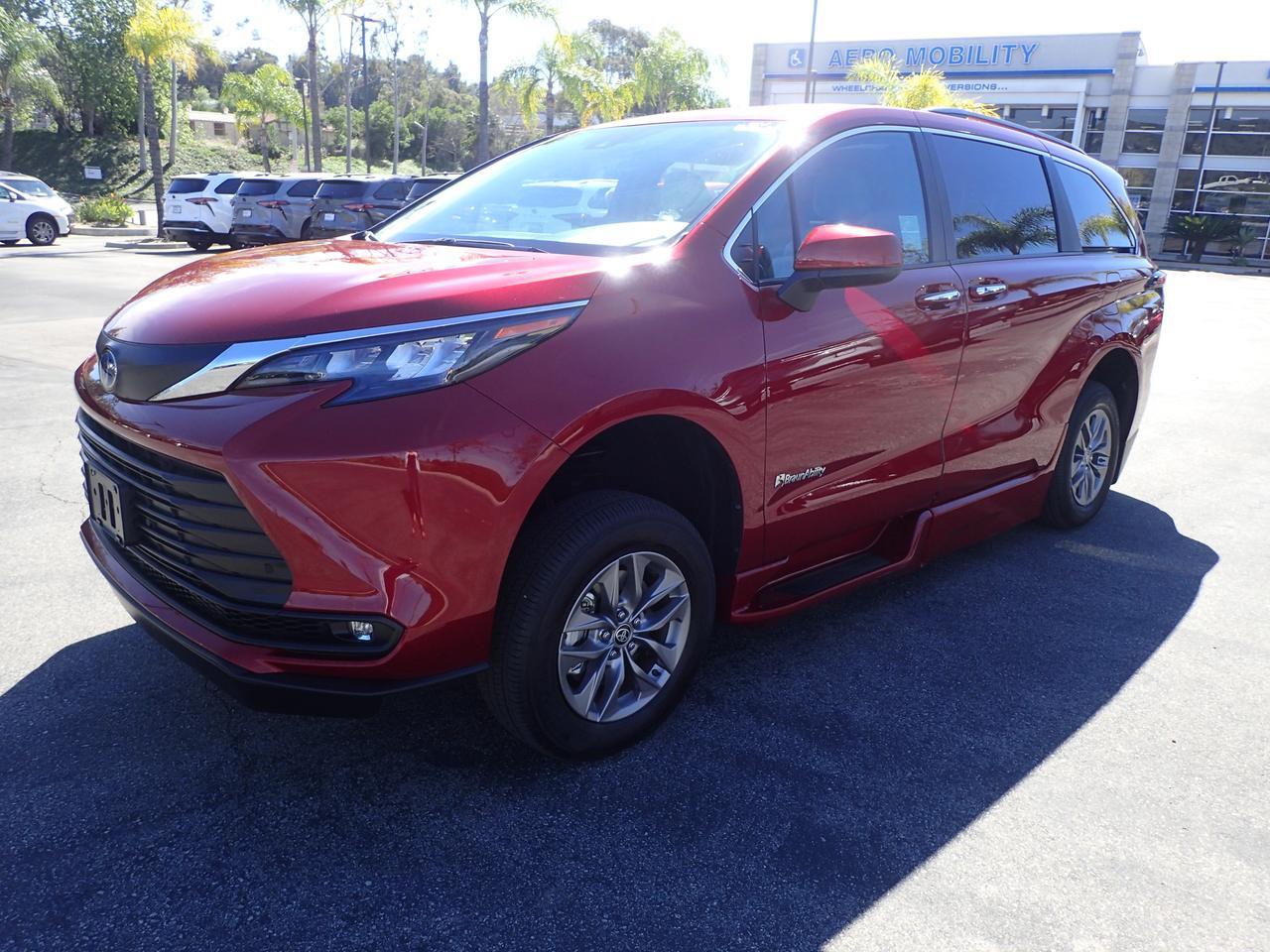 2025 Toyota Sienna XLE+