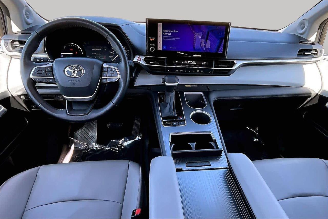 2025 Toyota Sienna XLE Folsom CA