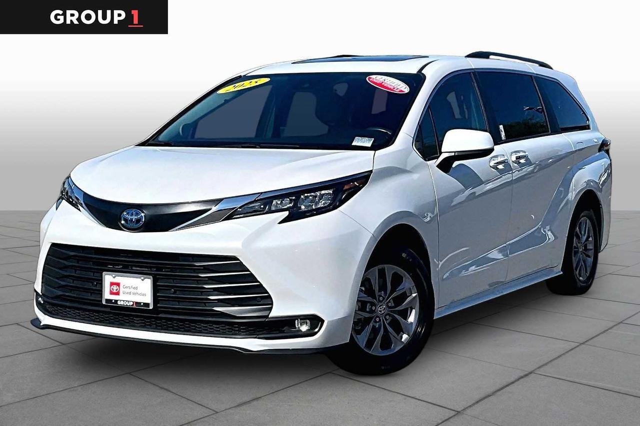 2025 Toyota Sienna XLE